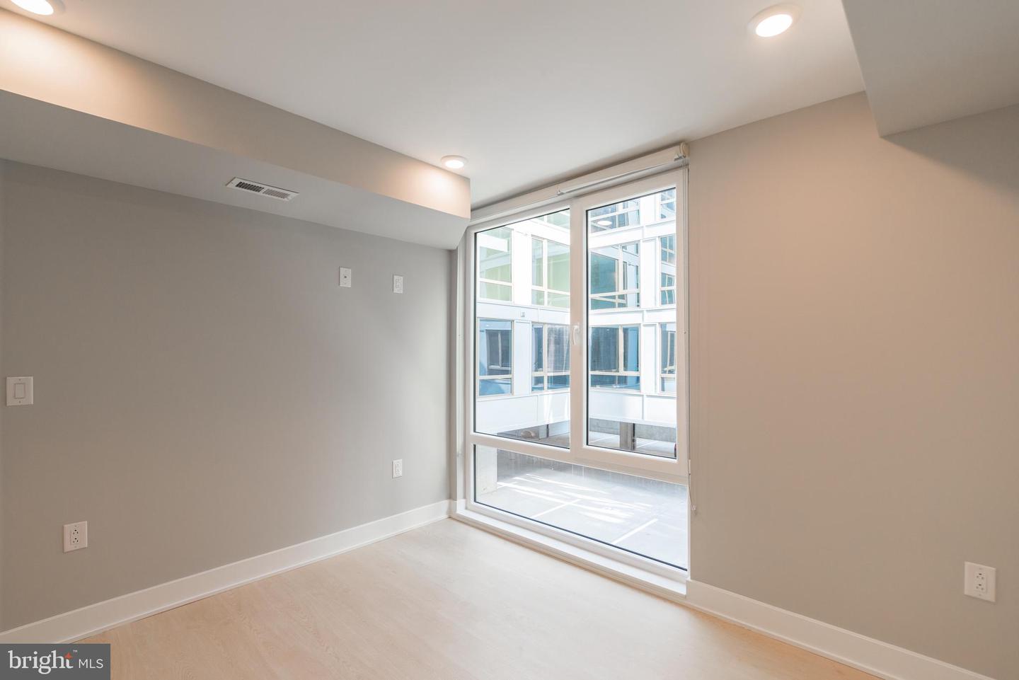 6604 Ridge Ave #502 Property Photo 8