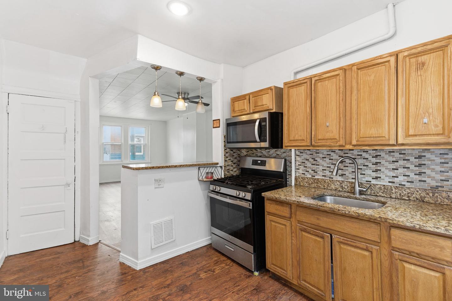 4120 N Darien St Property Photo 11