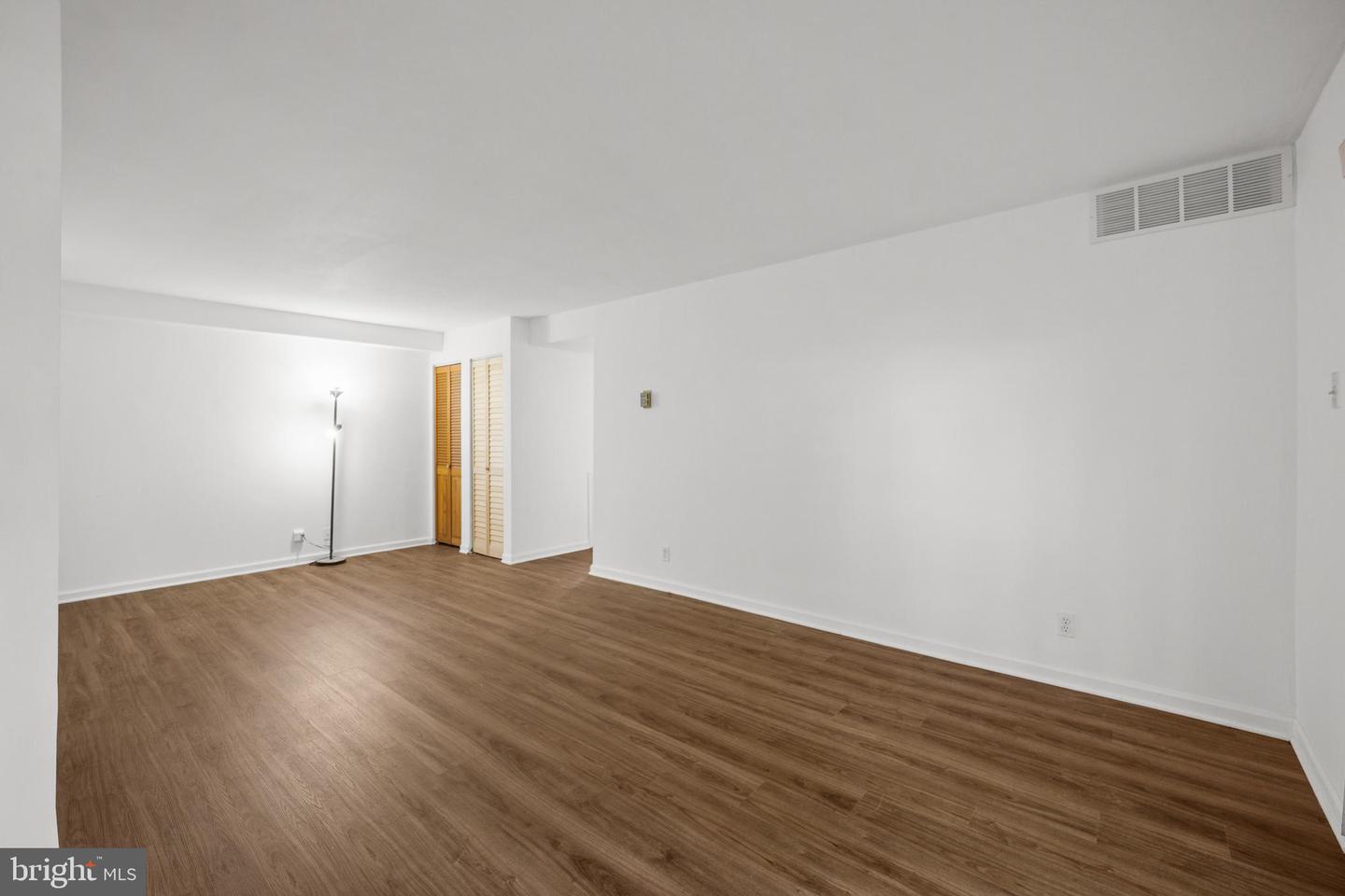 300-00 Byberry Rd #l6 Property Photo 8