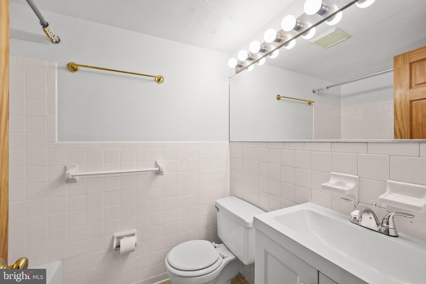300-00 Byberry Rd #l6 Property Photo 18