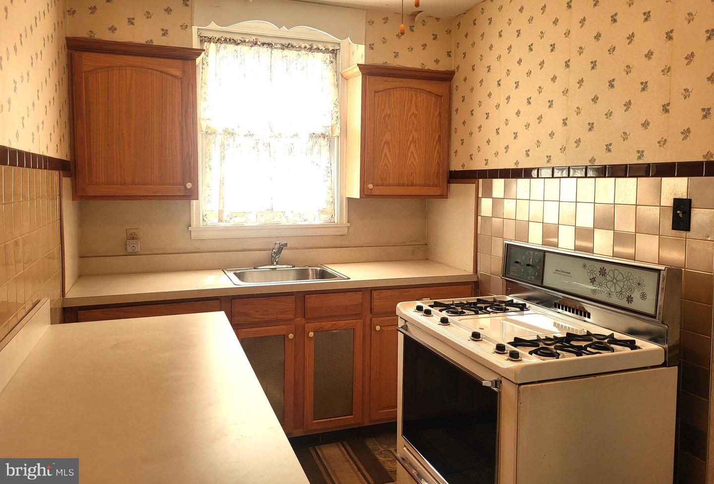 4231 Markland St Property Photo 13