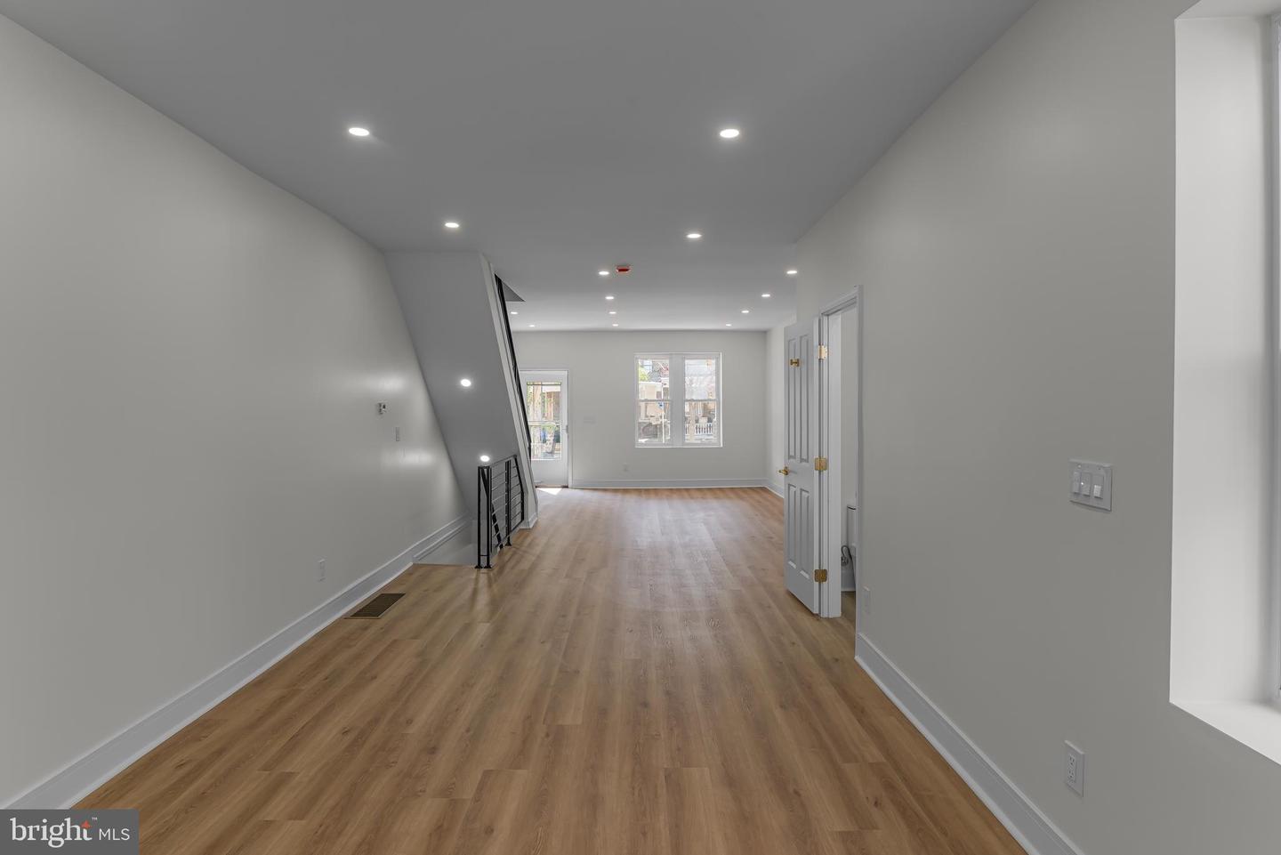 523 S 55th St Property Photo 11