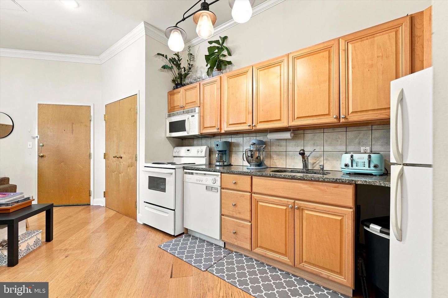 415 S 19th St #phf Property Photo 3