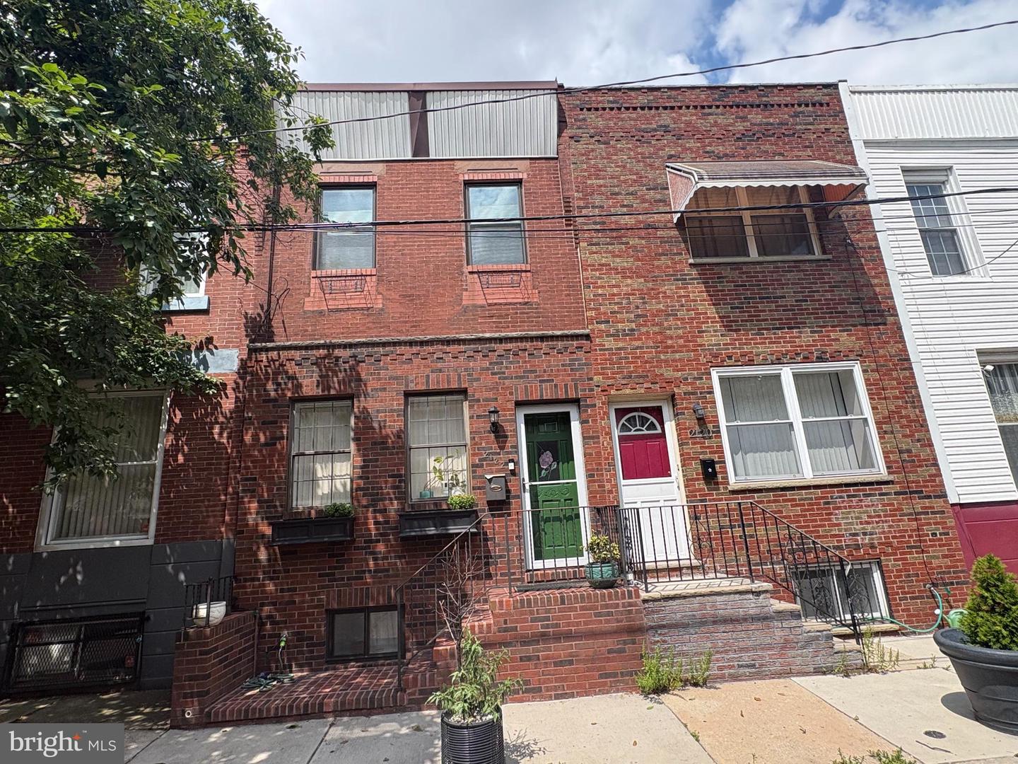 2122 S HICKS ST Property Photo 1