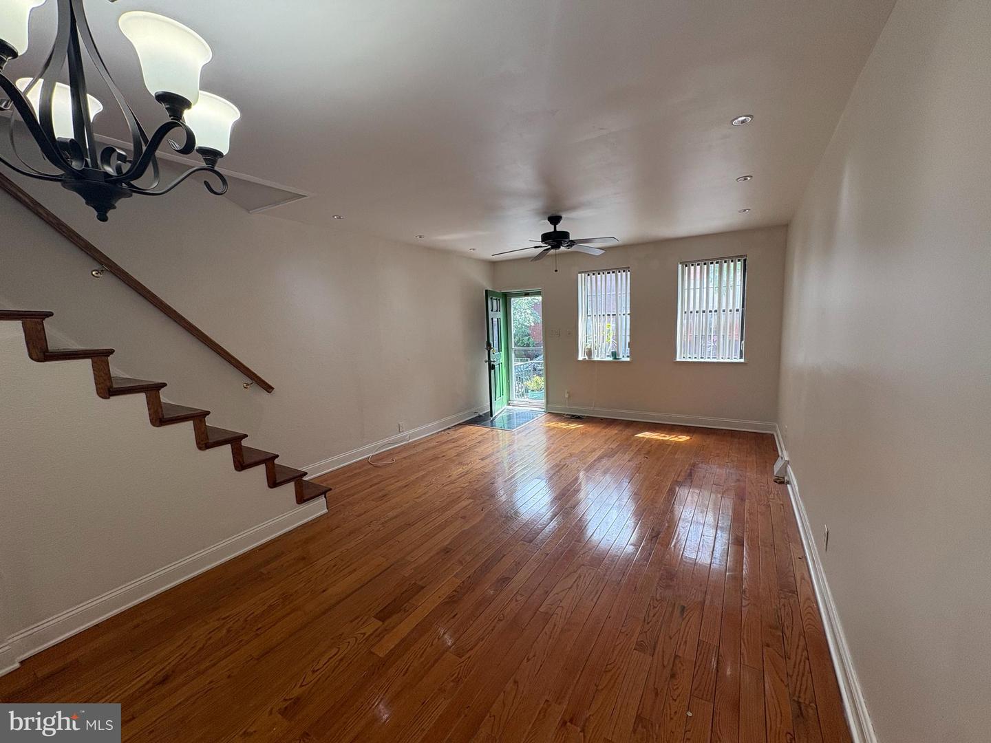 2122 S Hicks St Property Photo 2