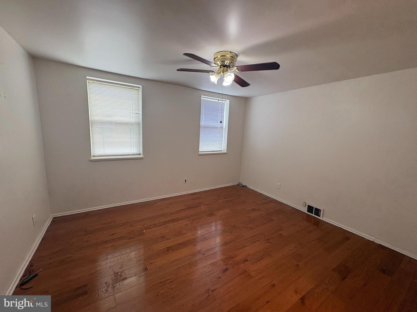 2122 S Hicks St Property Photo 6