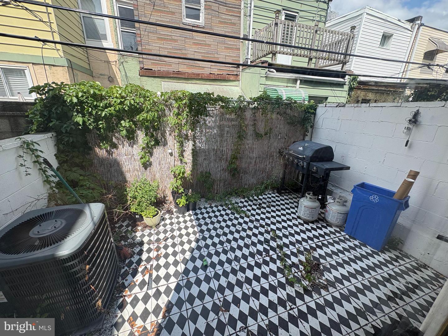 2122 S Hicks St Property Photo 11