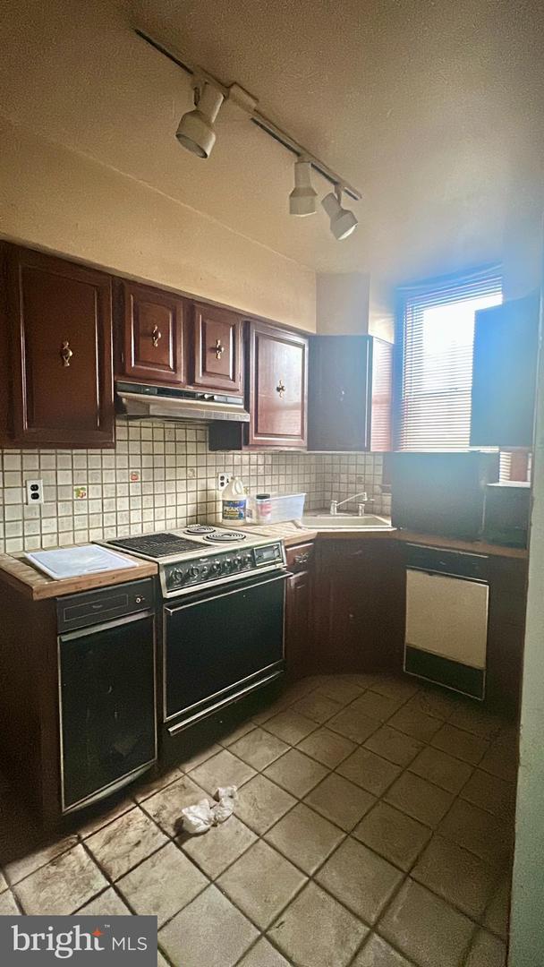 113 Widener St Property Photo 16