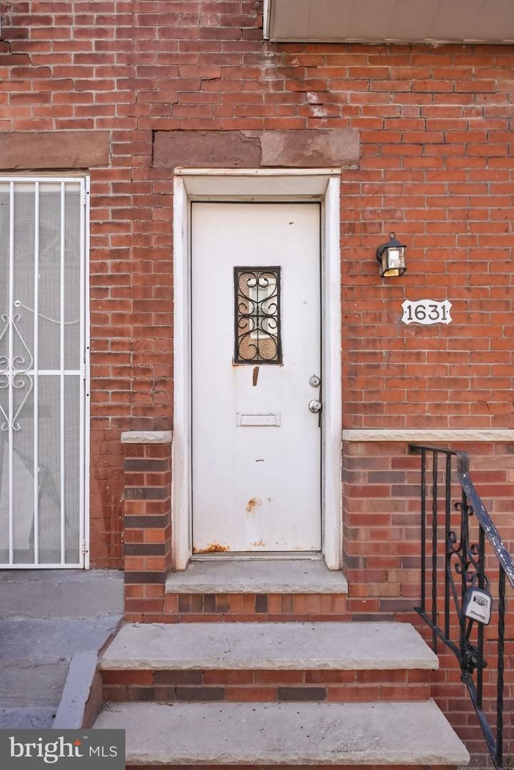 1631 S Etting St Property Photo 31