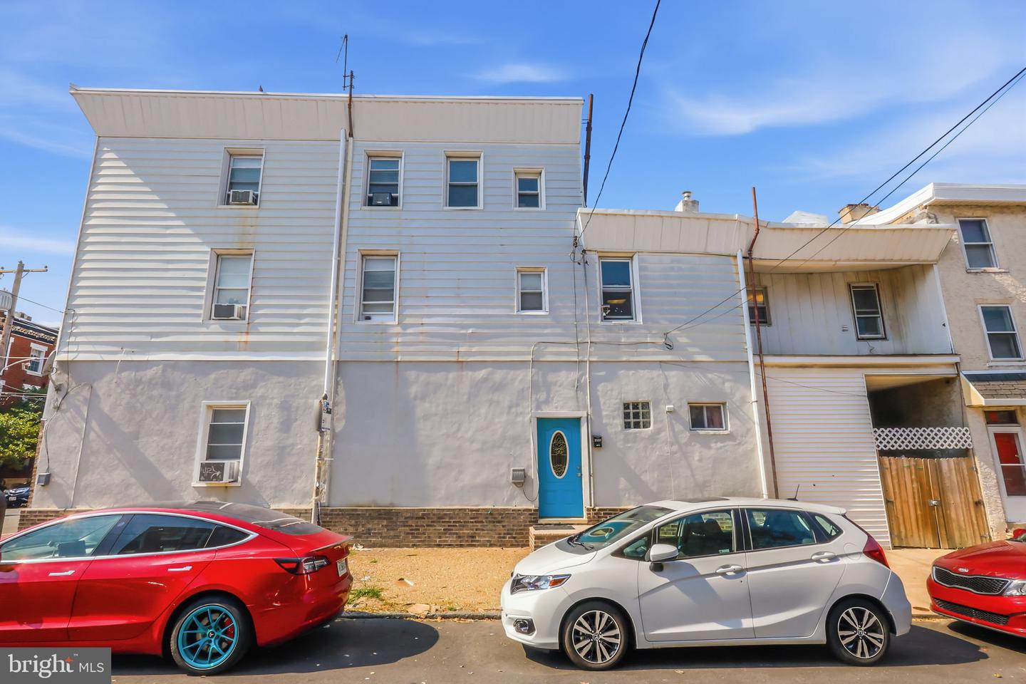 2329 E Cumberland St Property Photo 11