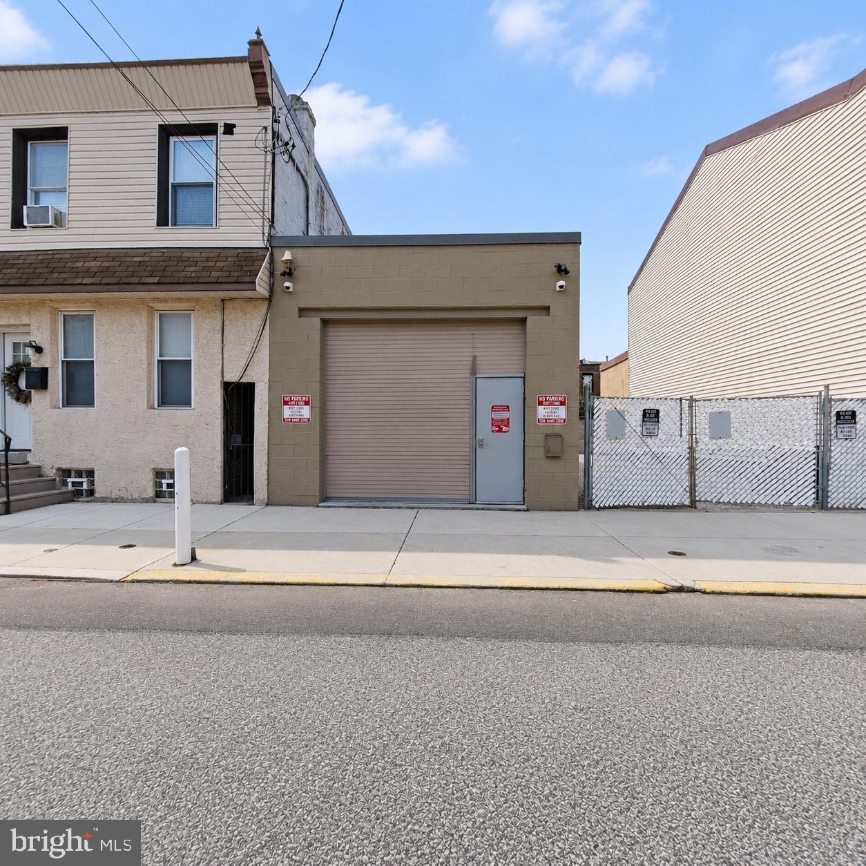 2664 Mercer St Property Photo 1