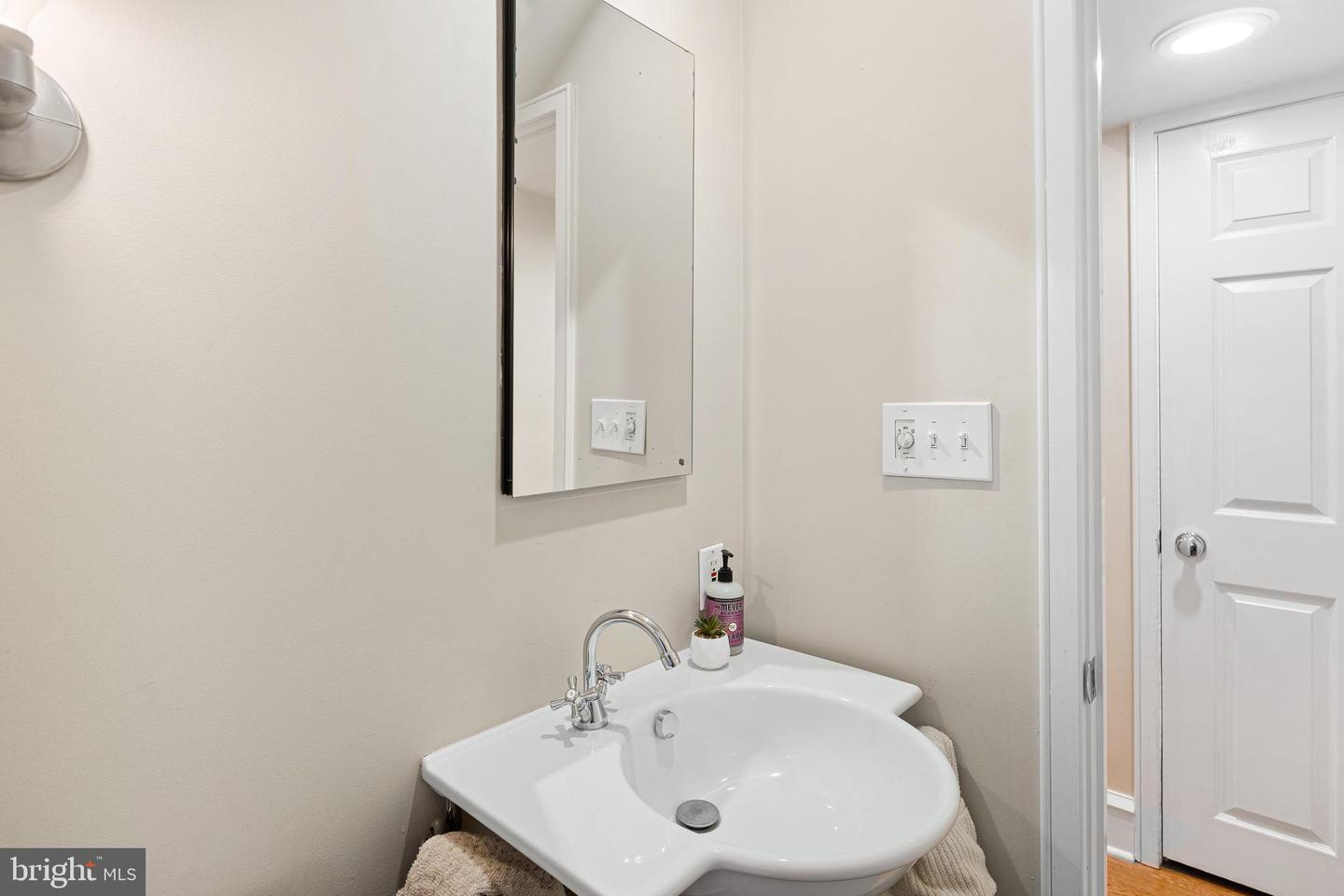 337 S Hicks St Property Photo 17