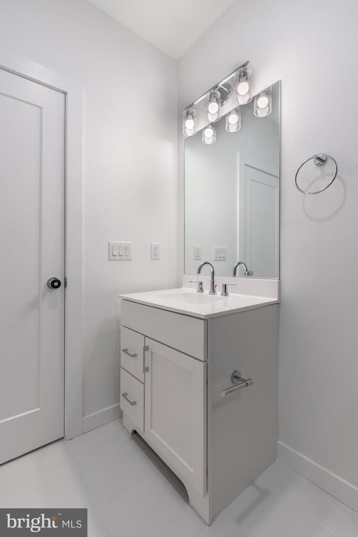 710 N 16th St #401 Property Photo 21