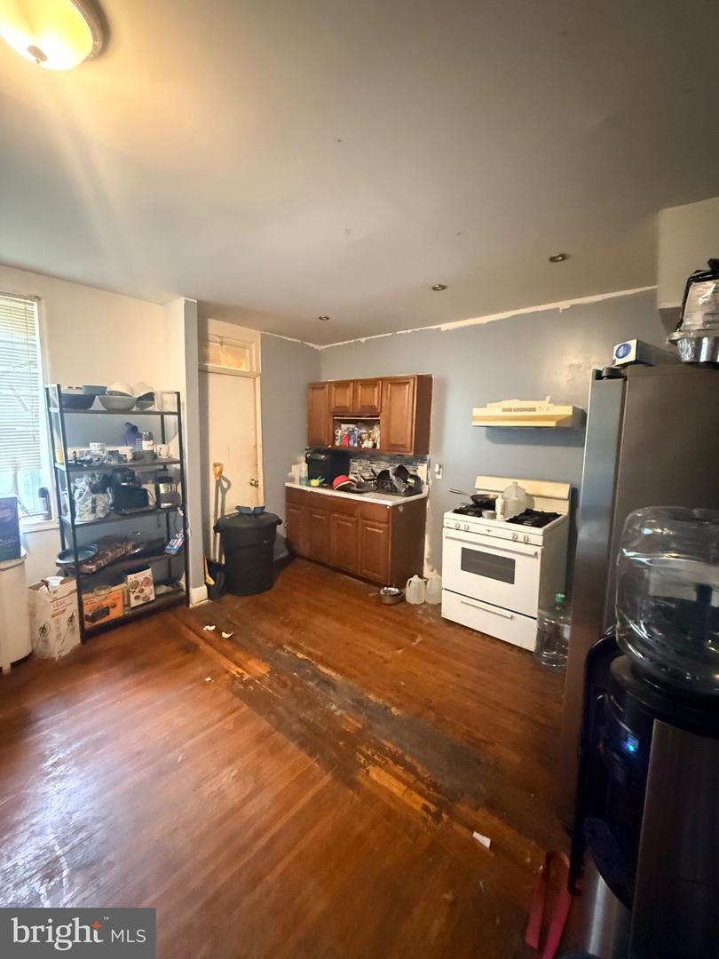 4445 N Marshall St Property Photo 3