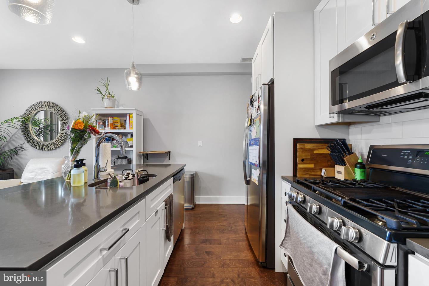 1336 S Bouvier St #b Property Photo 2
