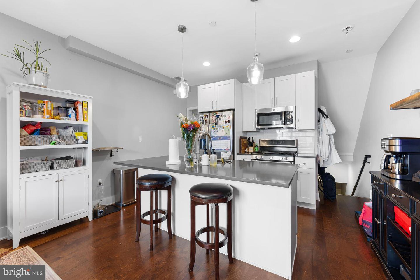 1336 S Bouvier St #b Property Photo 3