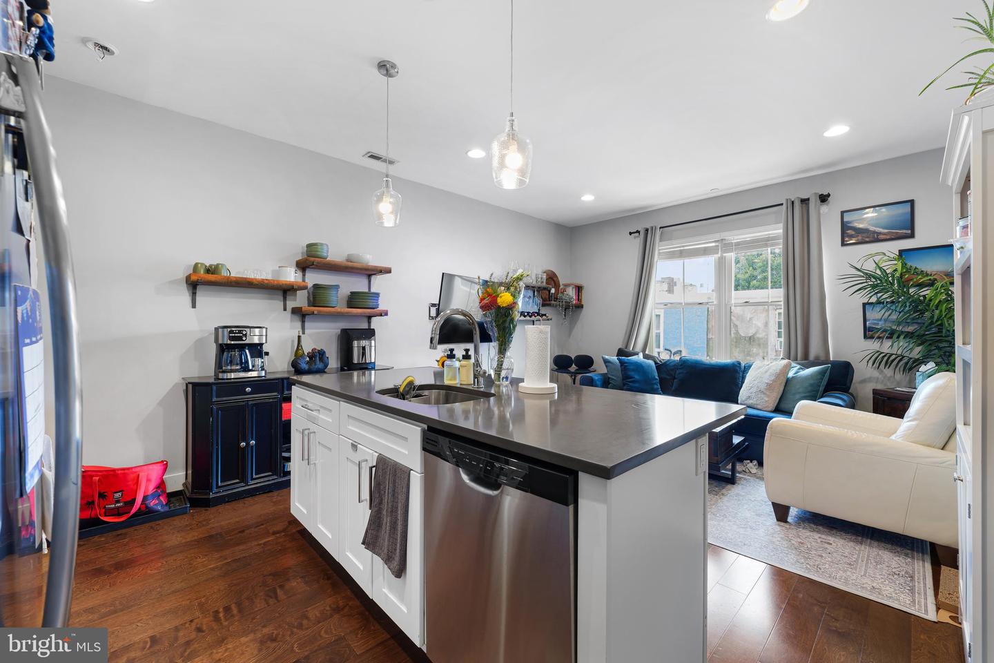 1336 S Bouvier St #b Property Photo 4
