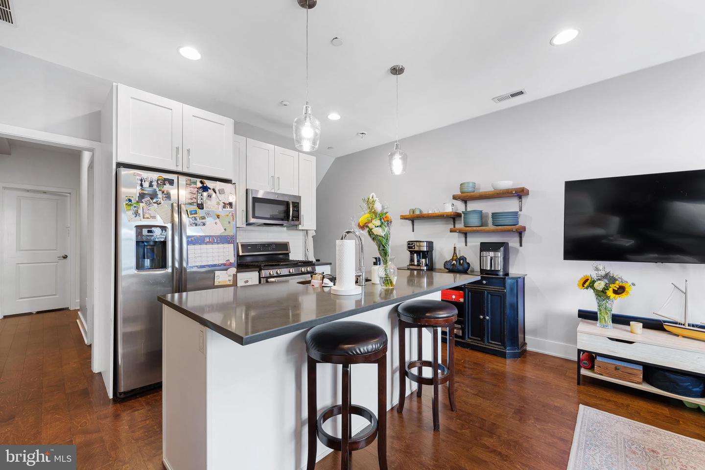 1336 S Bouvier St #b Property Photo 8