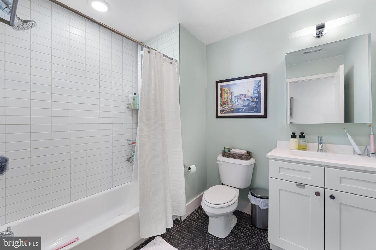 1336 S Bouvier St #b Property Photo 17