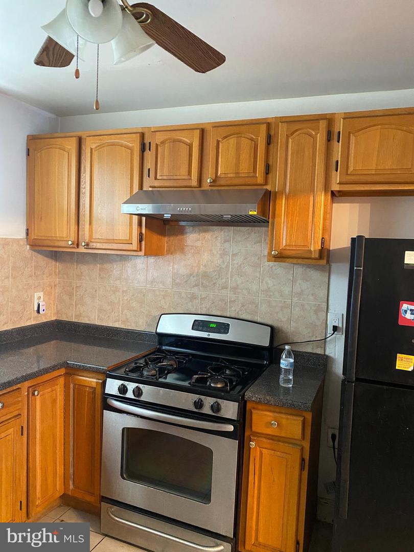 5952 Palmetto St Property Photo 3