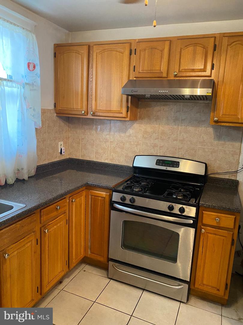 5952 Palmetto St Property Photo 7