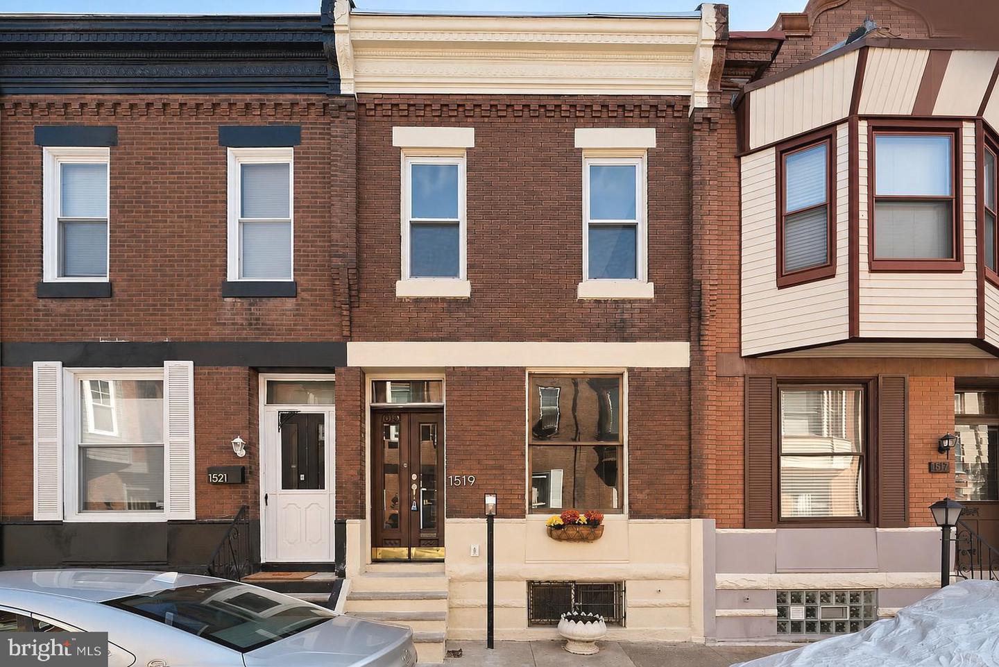 1519 N DOVER ST Property Photo 1