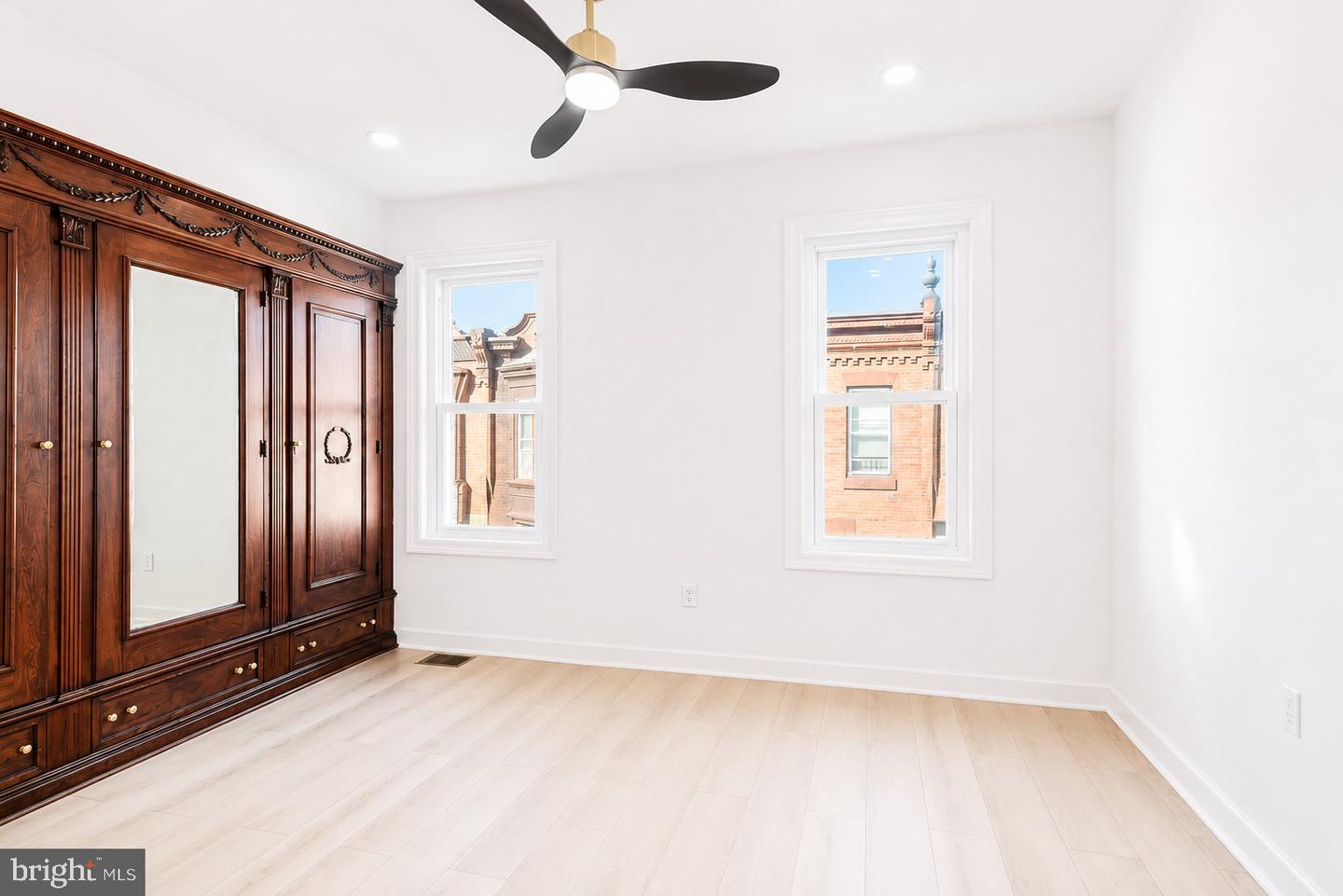 1519 N Dover St Property Photo 11