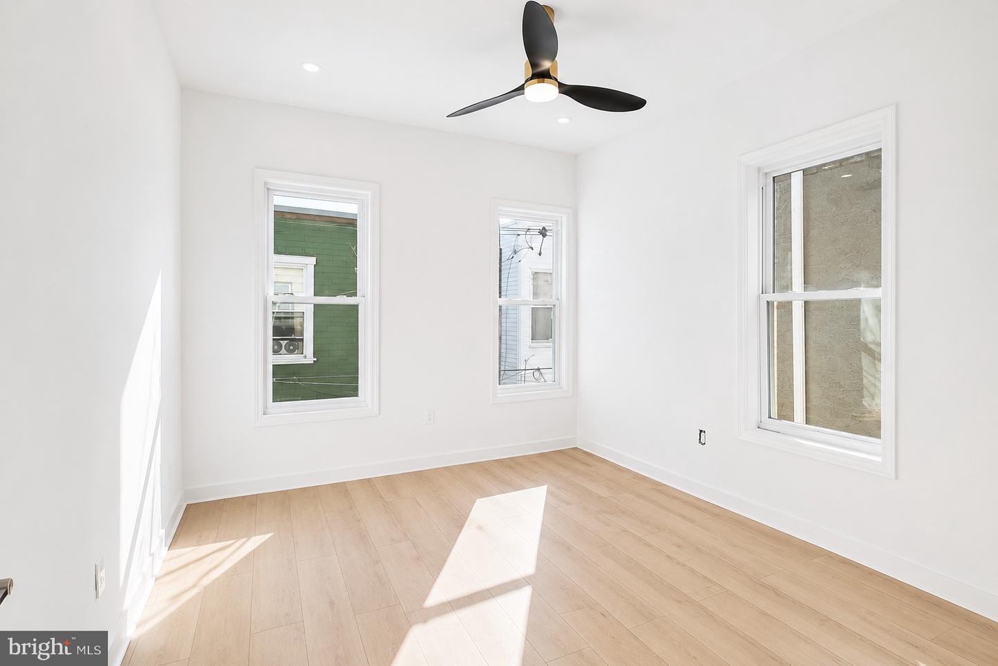 1519 N Dover St Property Photo 13