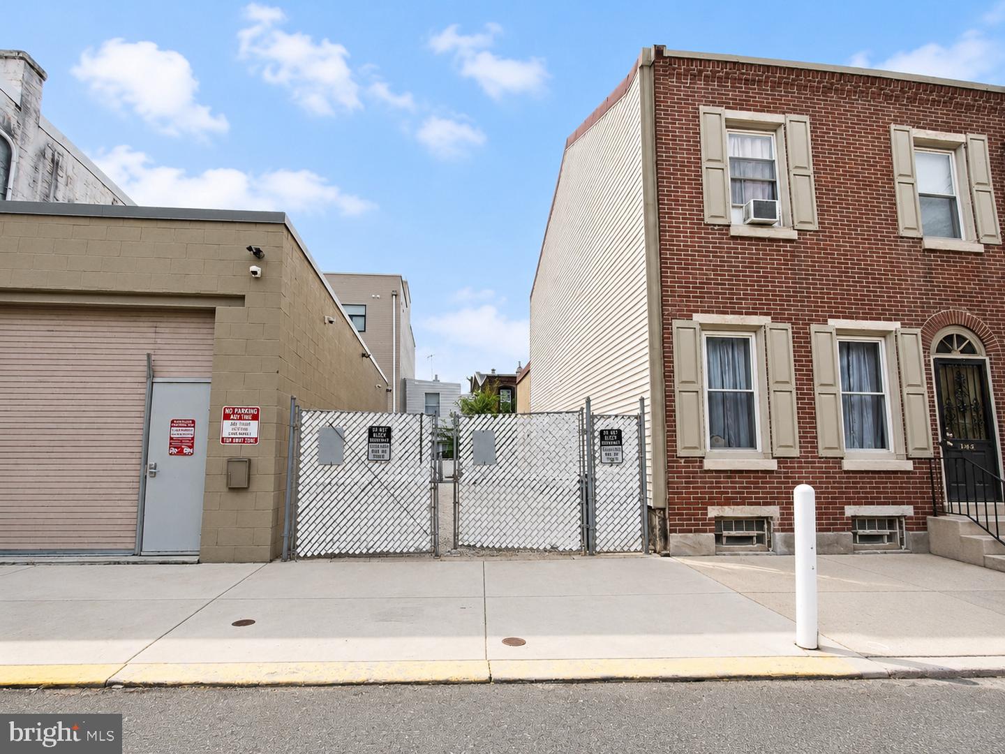 2666 MERCER ST Property Photo 1