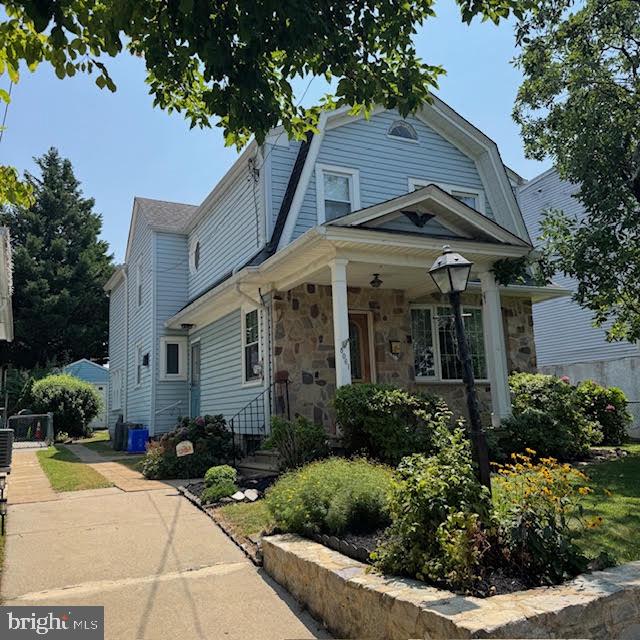 8061 Fairview St Property Photo 1