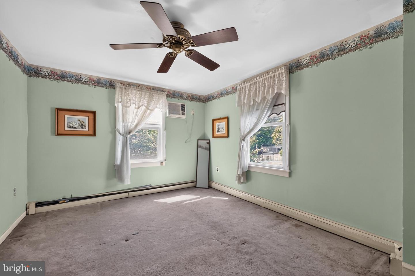 8061 Fairview St Property Photo 11