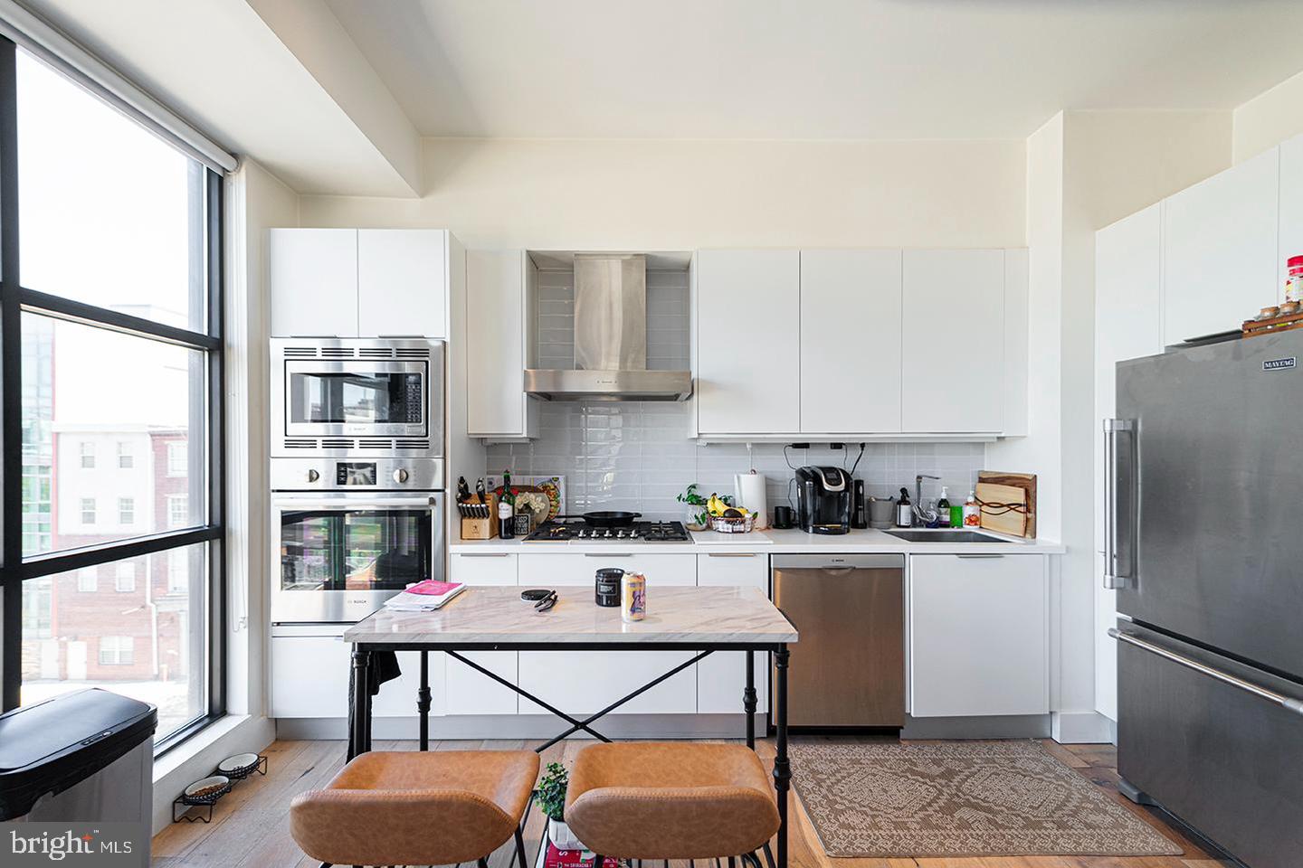 240 N 2nd St #unit 4w Property Photo 6