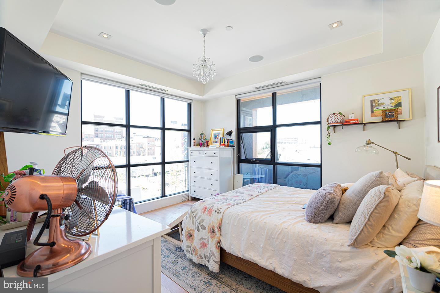 240 N 2nd St #unit 4w Property Photo 9