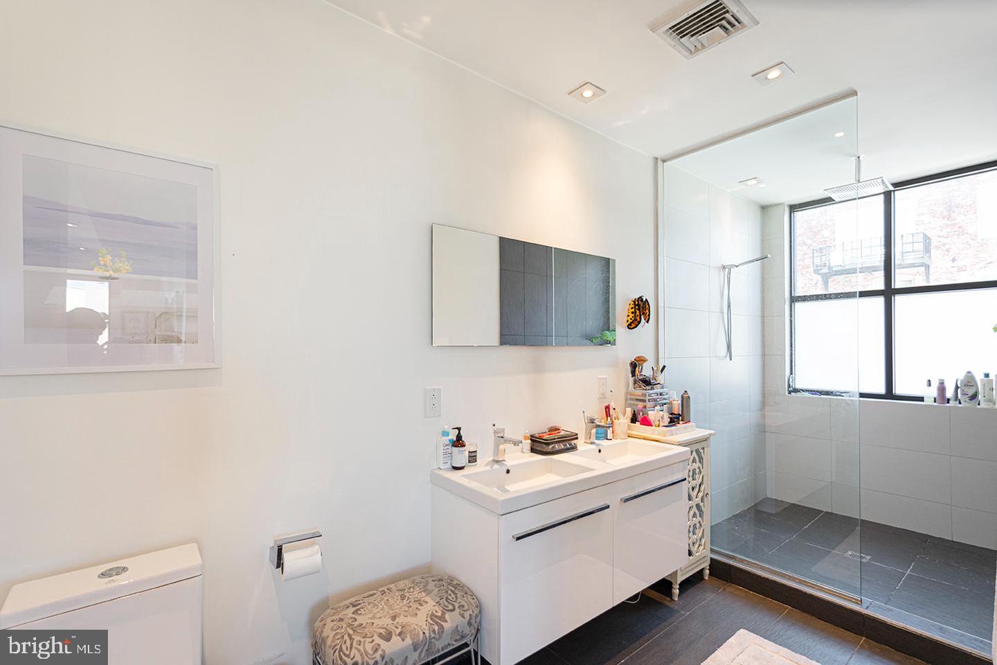 240 N 2nd St #unit 4w Property Photo 12