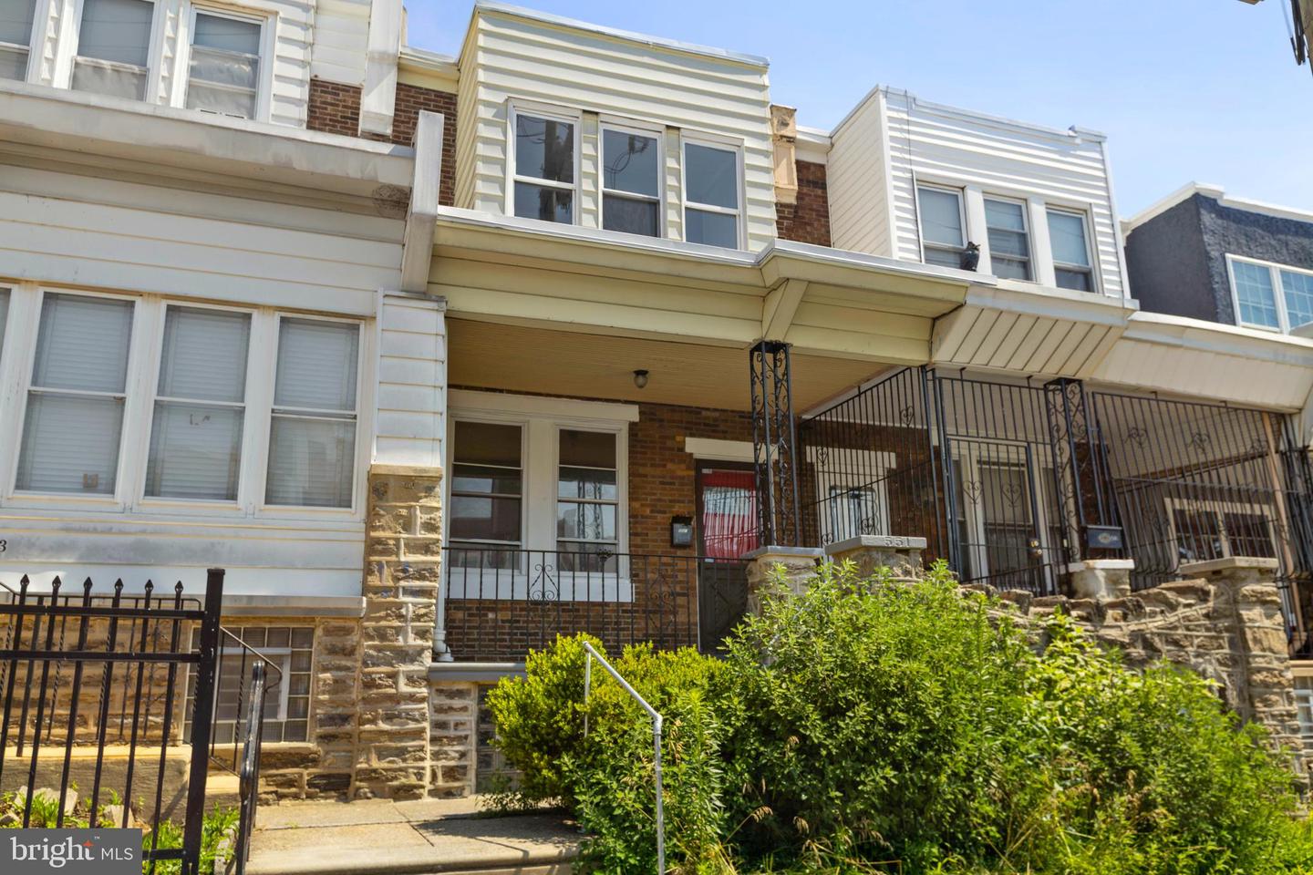 551 W Duncannon Ave Property Photo 2
