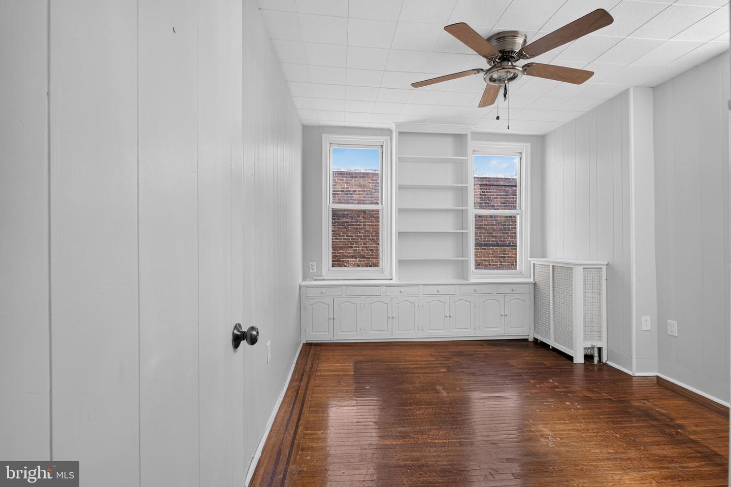 551 W Duncannon Ave Property Photo 10