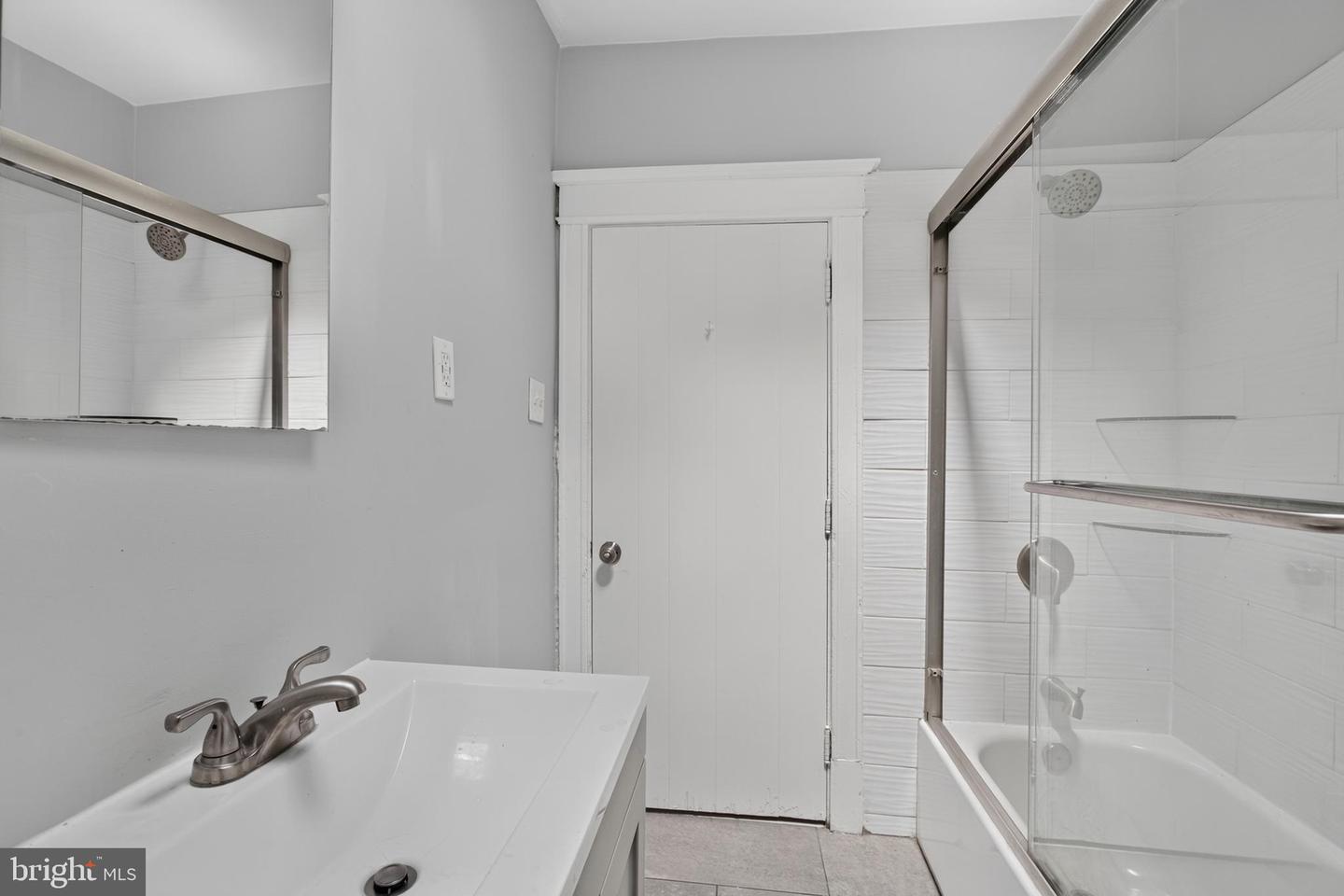 551 W Duncannon Ave Property Photo 16