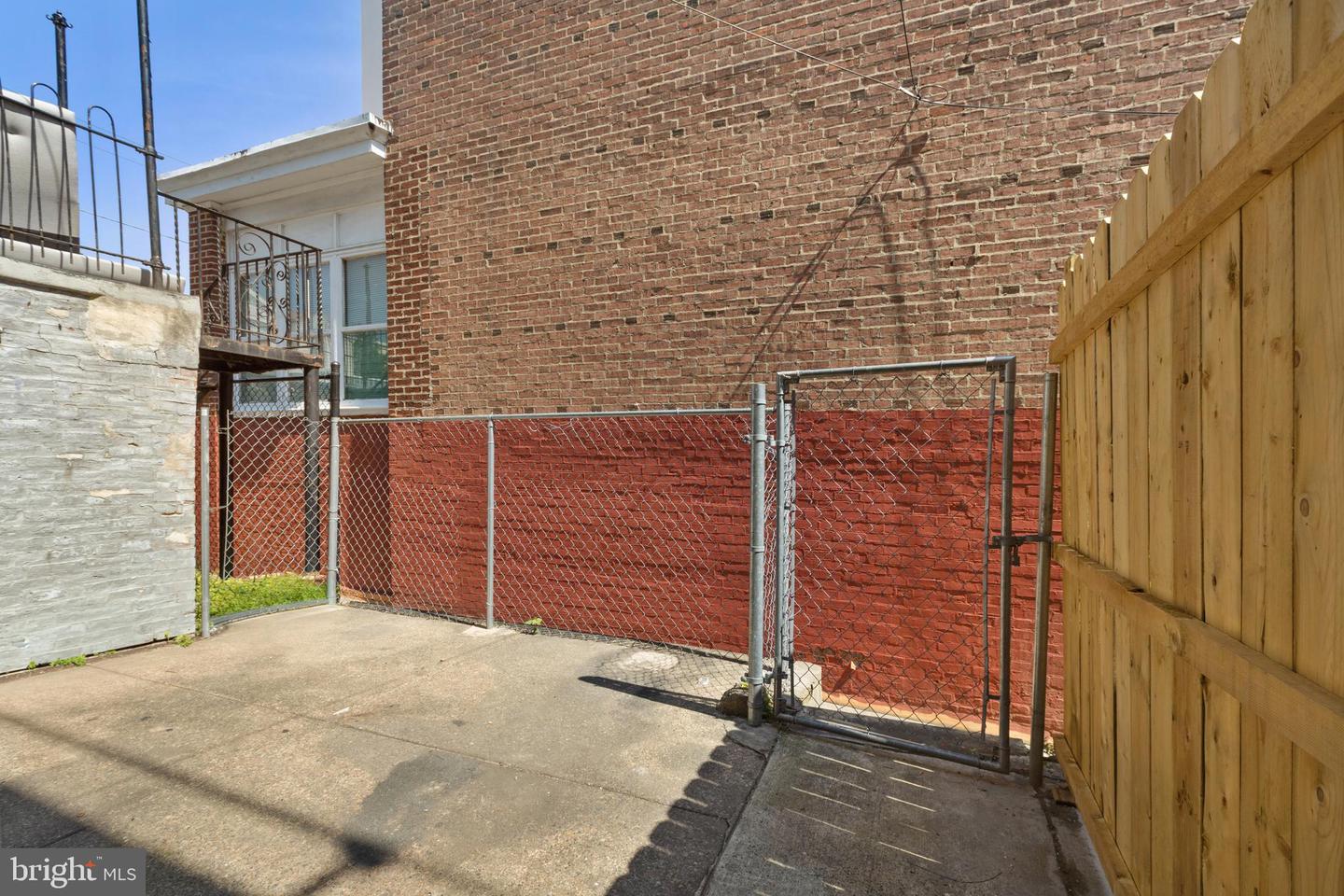 551 W Duncannon Ave Property Photo 23