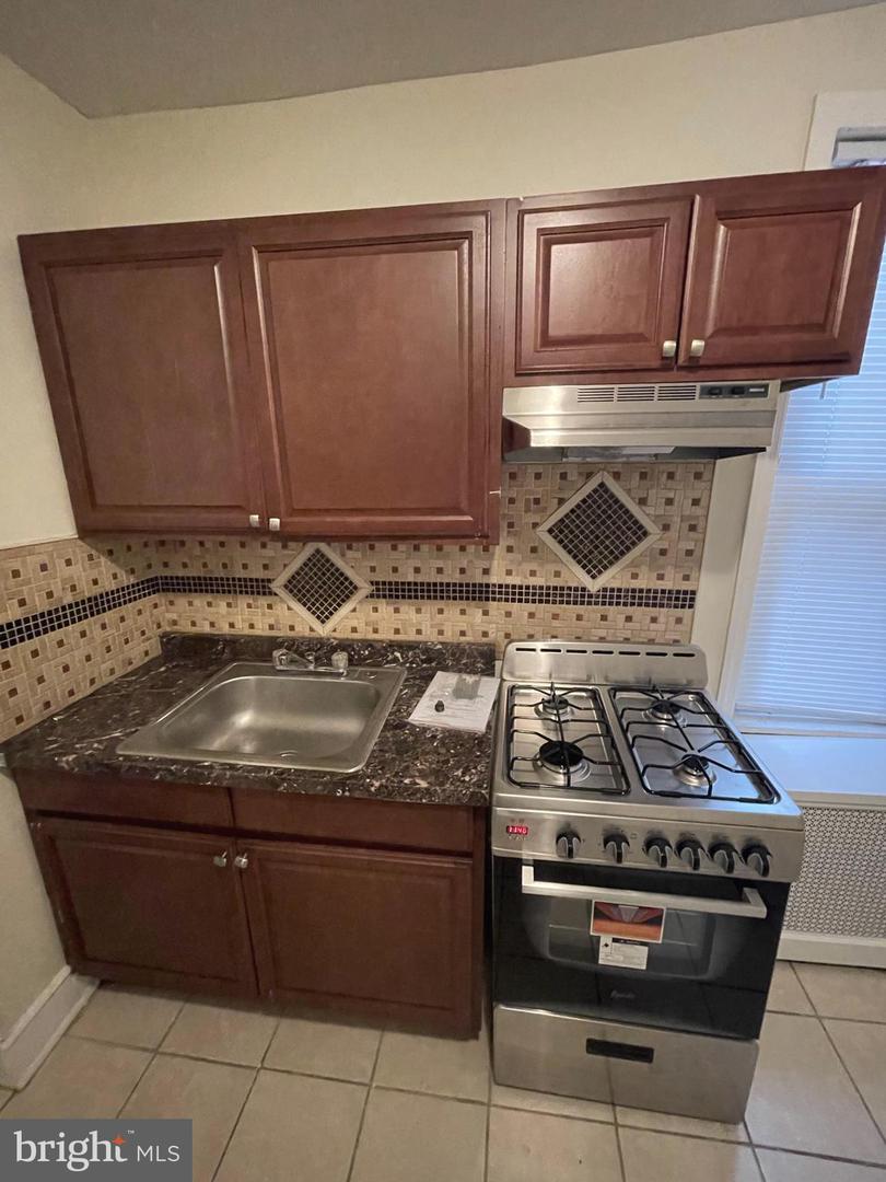 226 S 56th St #2 Property Photo 5