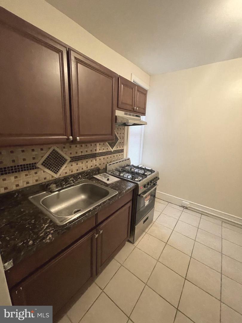 226 S 56th St #2 Property Photo 6