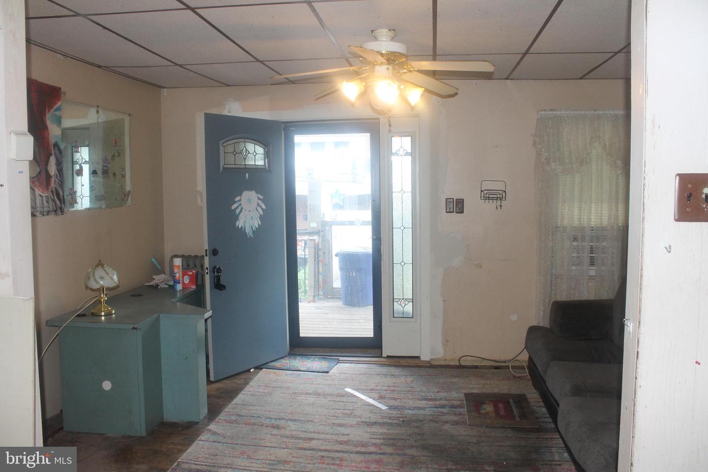 4038 Neilson St Property Photo 7