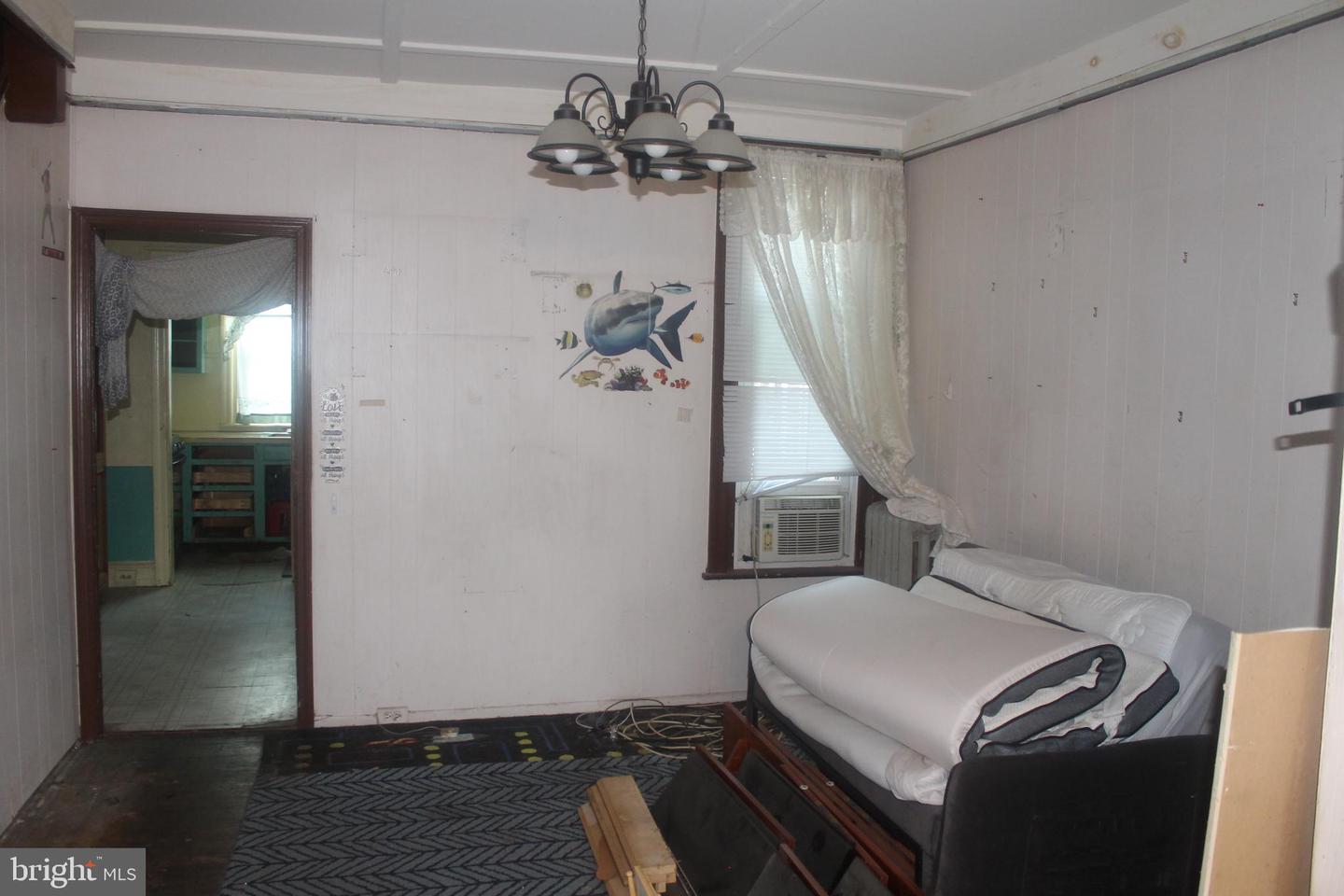 4038 Neilson St Property Photo 8