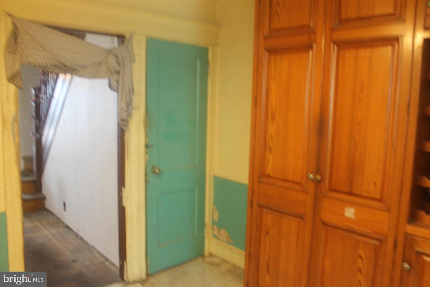 4038 Neilson St Property Photo 11