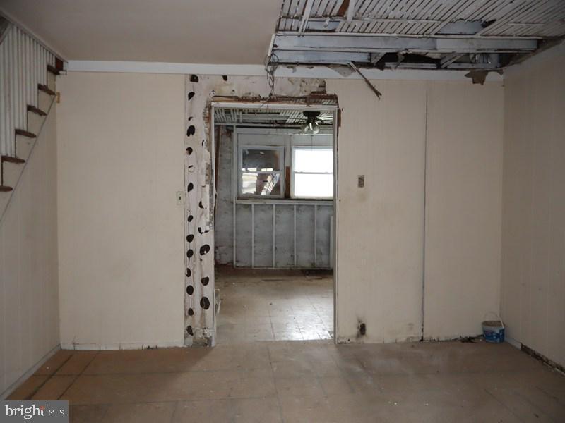 6702 Linmore Ave Property Photo 5