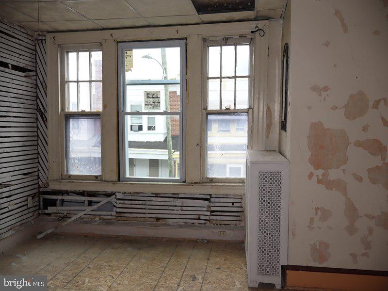 6702 Linmore Ave Property Photo 9