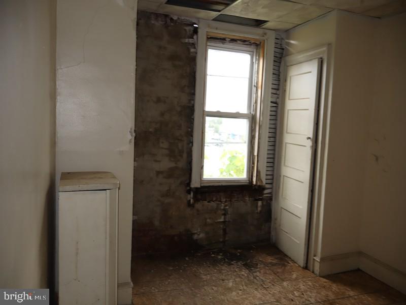 6702 Linmore Ave Property Photo 12