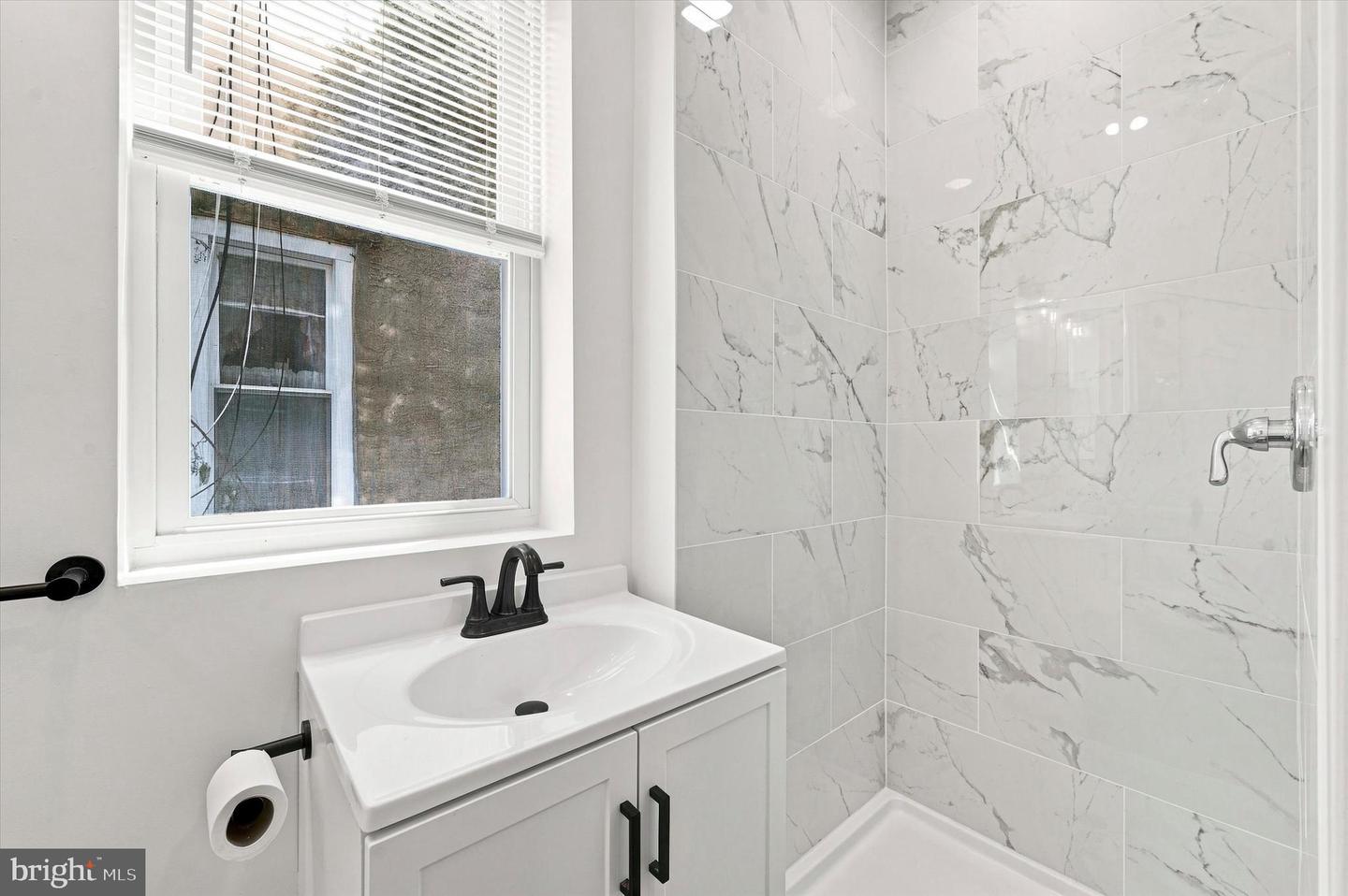 5051 Brown St Property Photo 10