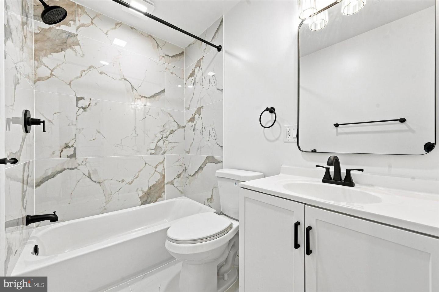 5051 Brown St Property Photo 14