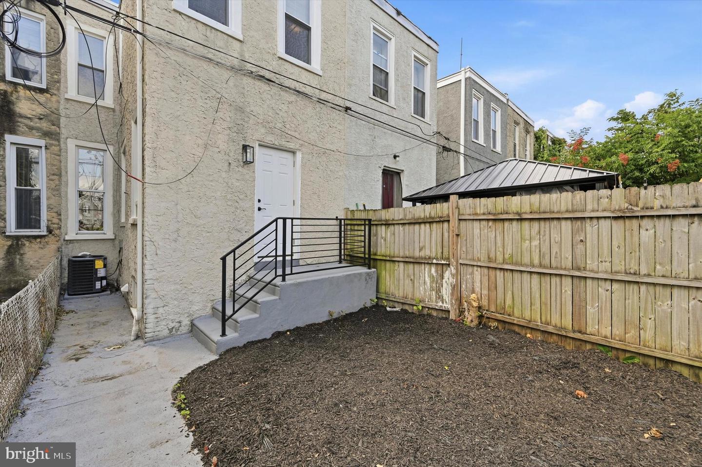 5051 Brown St Property Photo 15