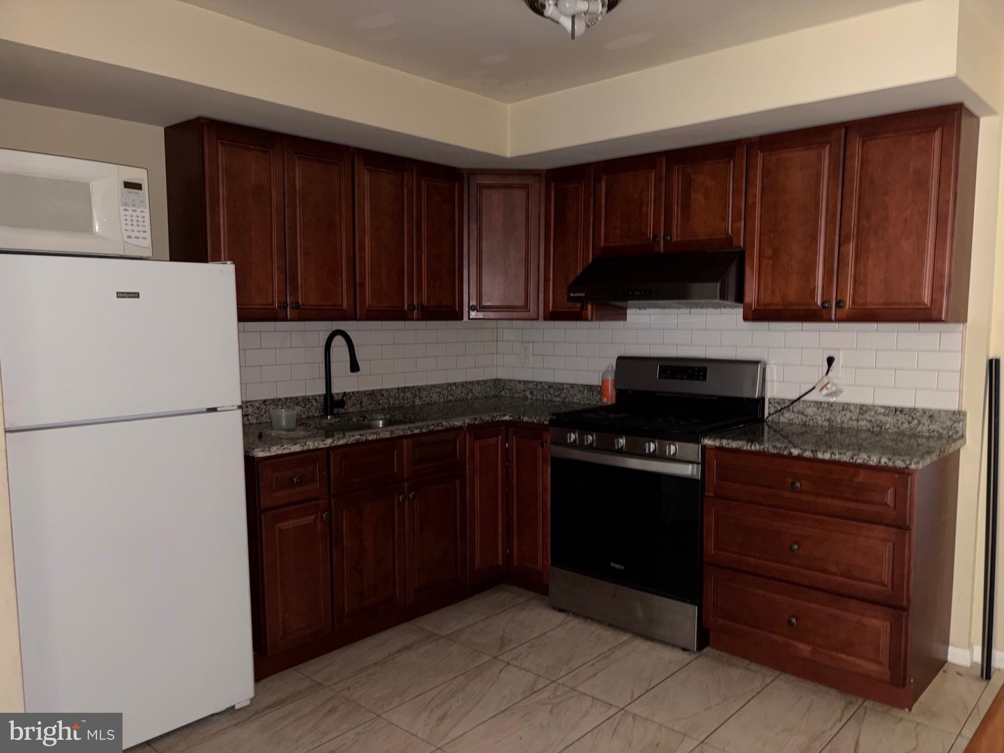 4119-00 Longshore Ave Property Photo 3